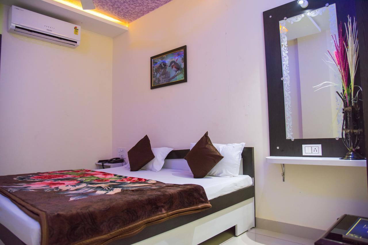 Hotel Tulsi Residency Bhuj Exteriör bild