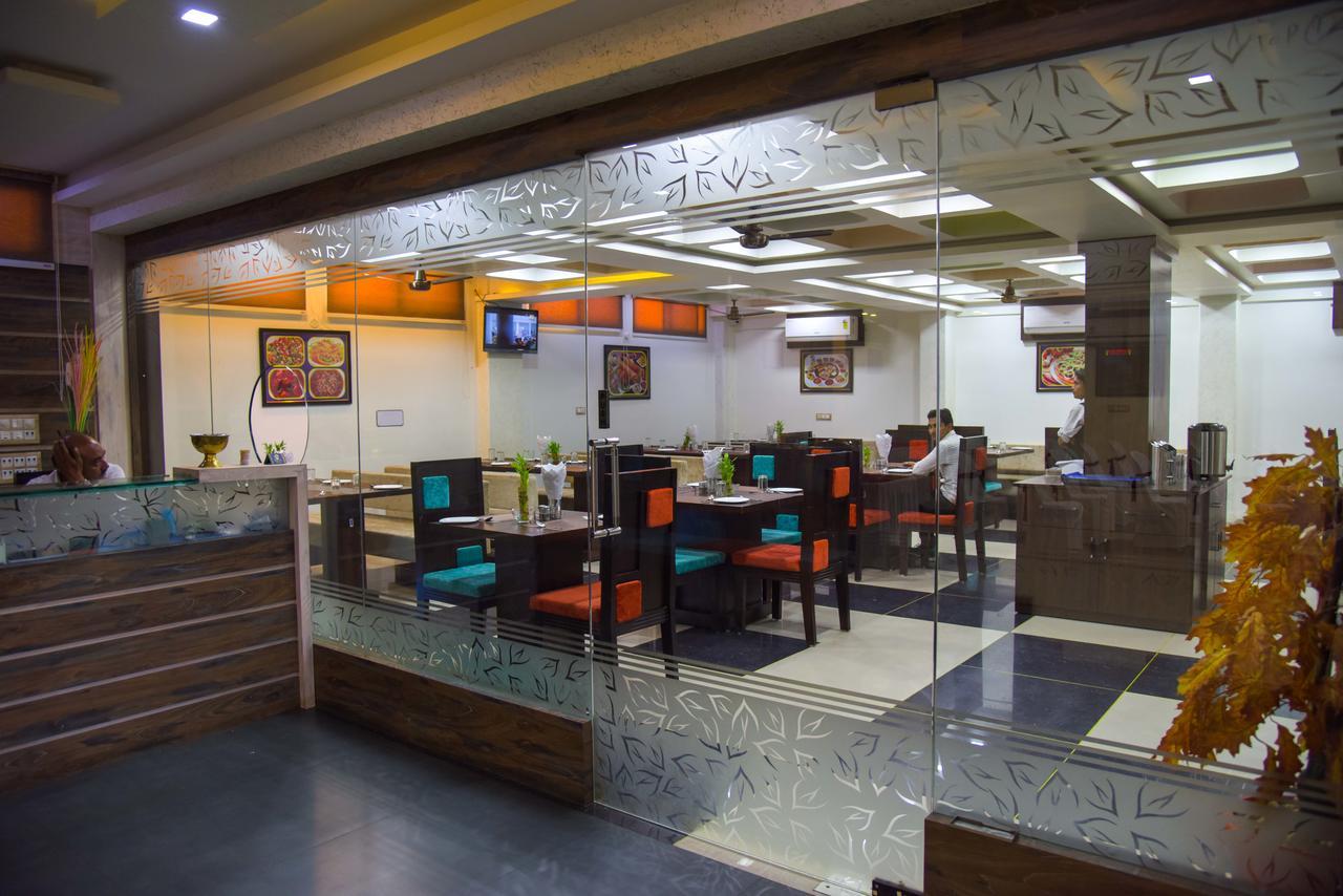 Hotel Tulsi Residency Bhuj Exteriör bild