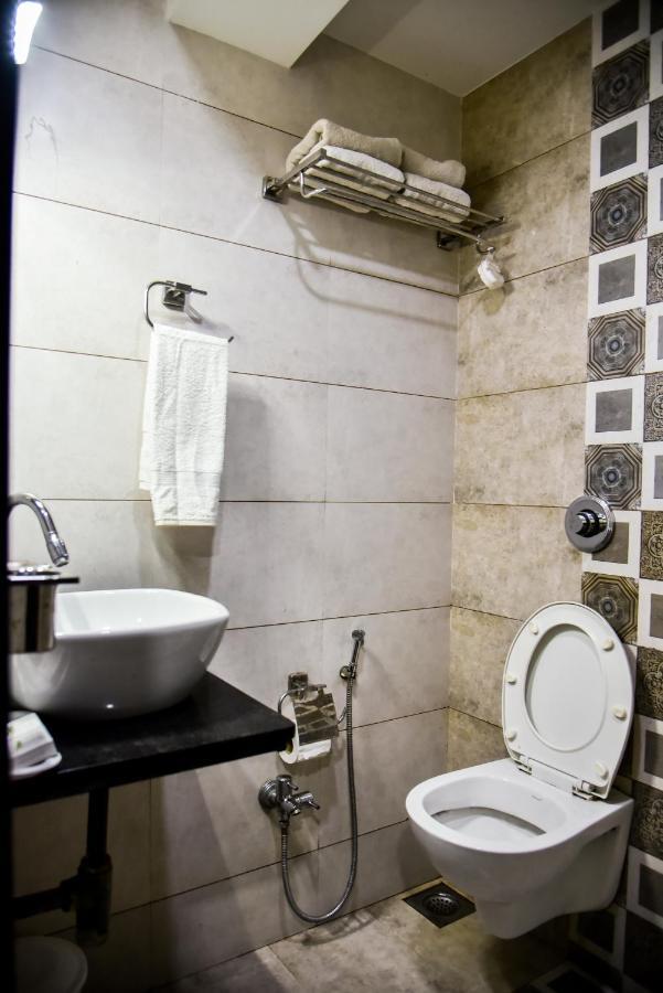 Hotel Tulsi Residency Bhuj Exteriör bild