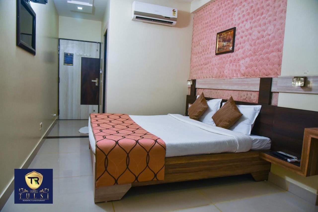 Hotel Tulsi Residency Bhuj Exteriör bild