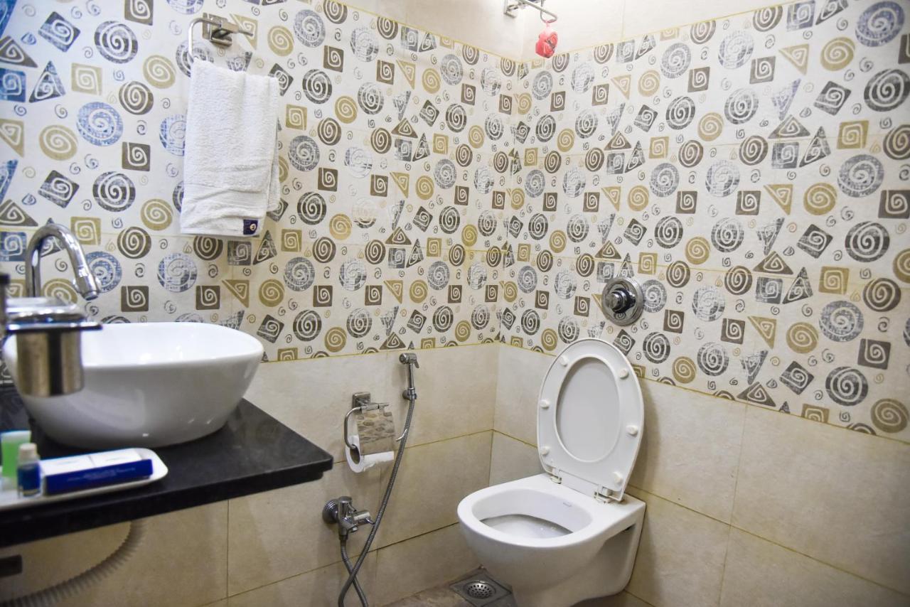 Hotel Tulsi Residency Bhuj Exteriör bild