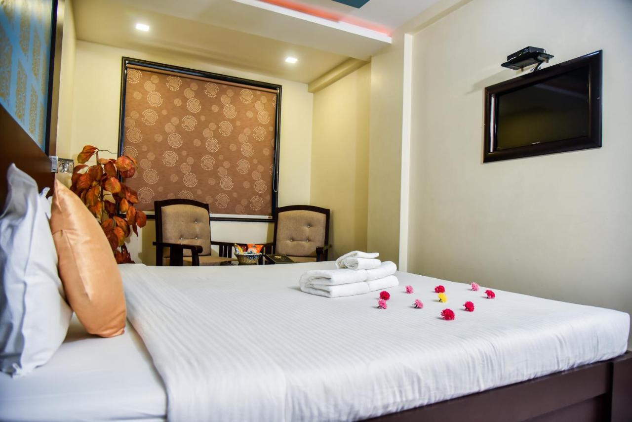 Hotel Tulsi Residency Bhuj Exteriör bild